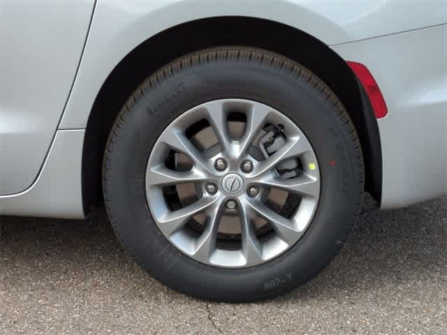 Thumbnail: 2026 Chrysler Pacifica - 14