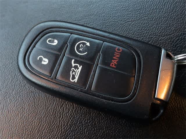 Thumbnail: 2018 Jeep Cherokee - 35