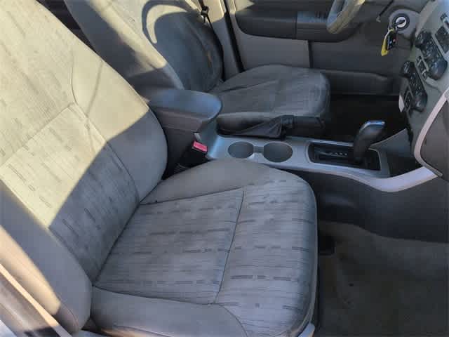 Thumbnail: 2010 Ford Focus - 20