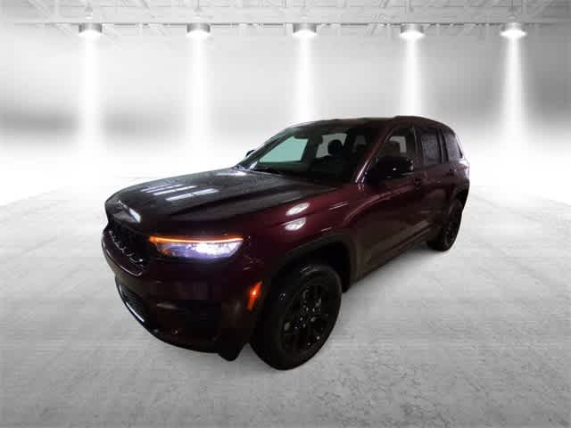 2025 Jeep Grand Cherokee Laredo photo 4