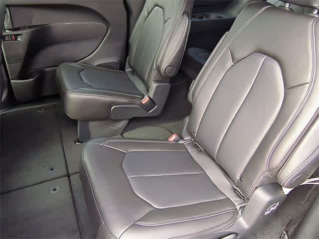 Thumbnail: 2026 Chrysler Pacifica - 20