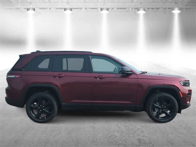 2025 Jeep Grand Cherokee Altitude 9