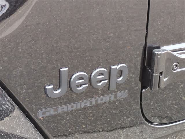 Thumbnail: 2026 Jeep Gladiator - 12