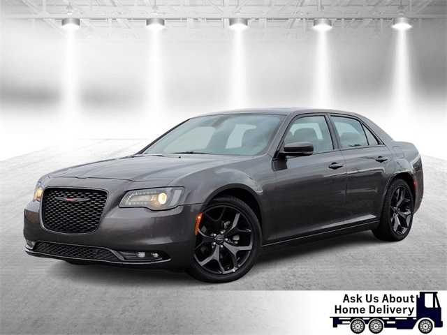 2023 Chrysler 300 S's photo