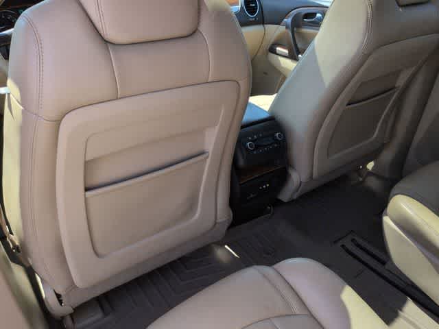 Thumbnail: 2011 Buick Enclave - 18