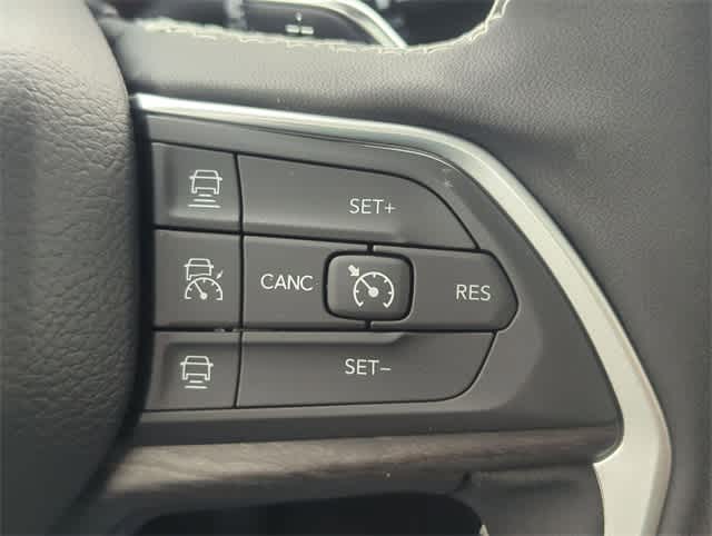 Thumbnail: 2025 Jeep Grand Cherokee - 25