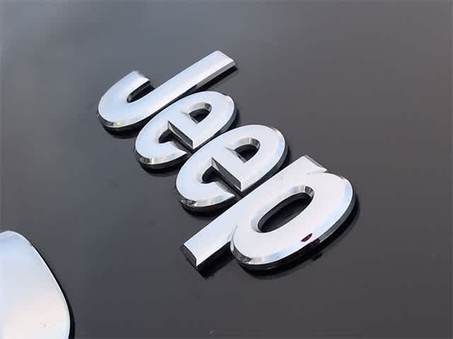 Thumbnail: 2018 Jeep Cherokee - 12