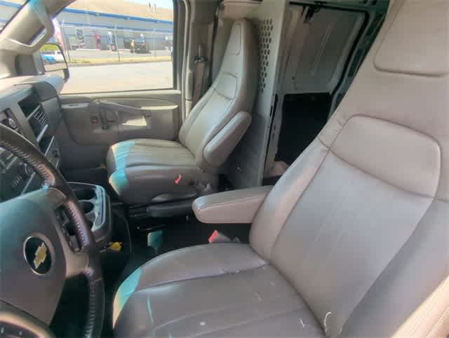 Thumbnail: 2017 Chevrolet Express - 15
