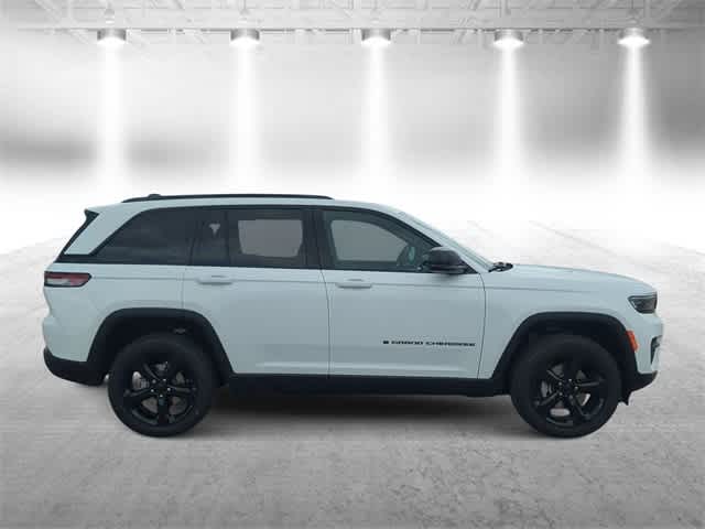 Thumbnail: 2025 Jeep Grand Cherokee - 9