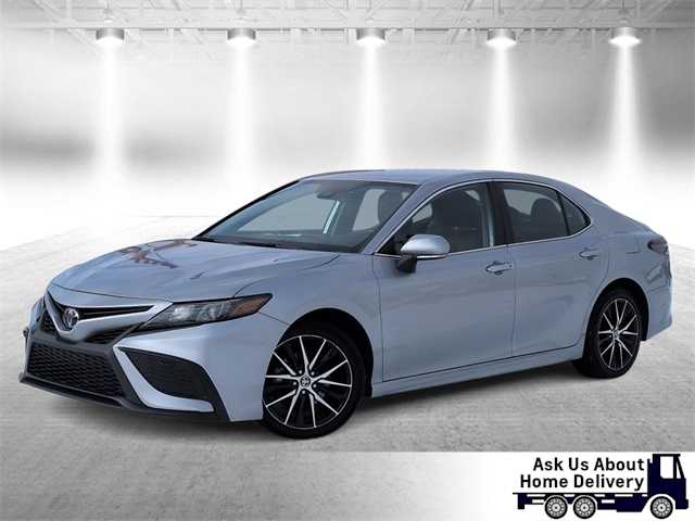 2023 Toyota Camry SE's photo
