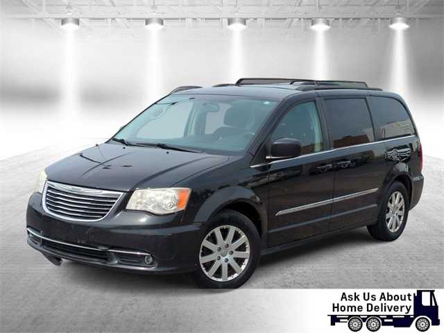 2013 Chrysler Town & Country Touring -
                  Garden City, MI