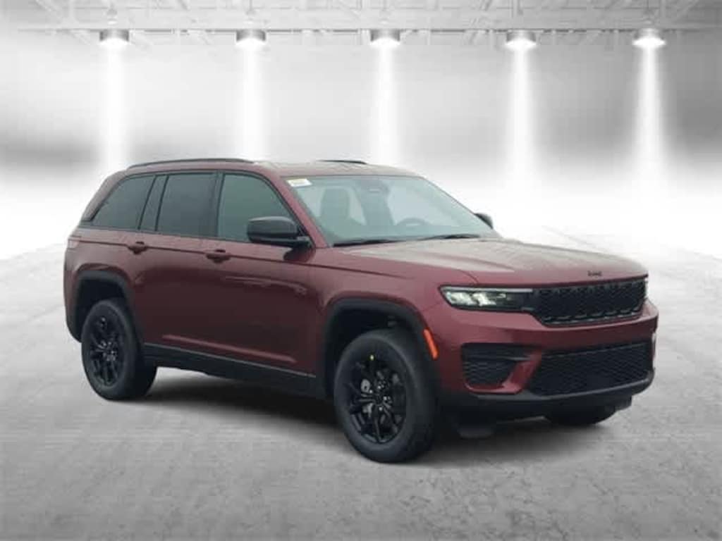 New 2025 Jeep Grand Cherokee Laredo Sport Utility