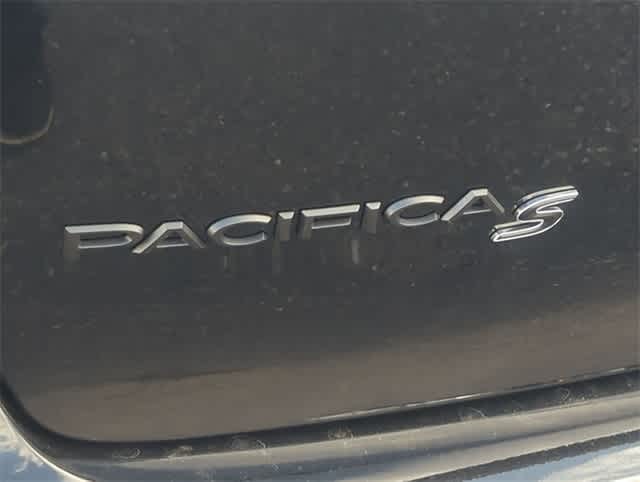 Thumbnail: 2026 Chrysler Pacifica - 13