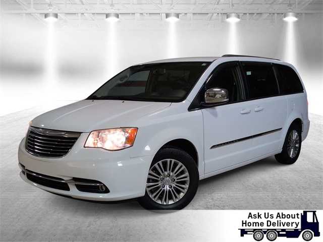 2014 Chrysler Town & Country Touring -
                  Garden City, MI