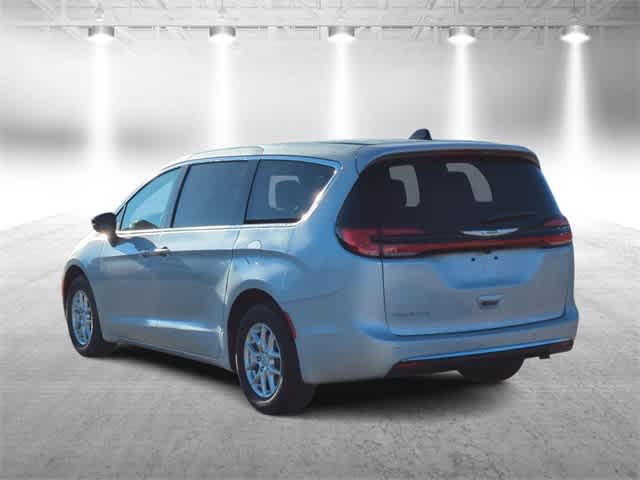 Thumbnail: 2026 Chrysler Pacifica - 6