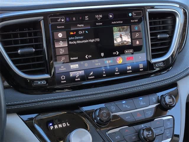 Thumbnail: 2021 Chrysler Pacifica - 31