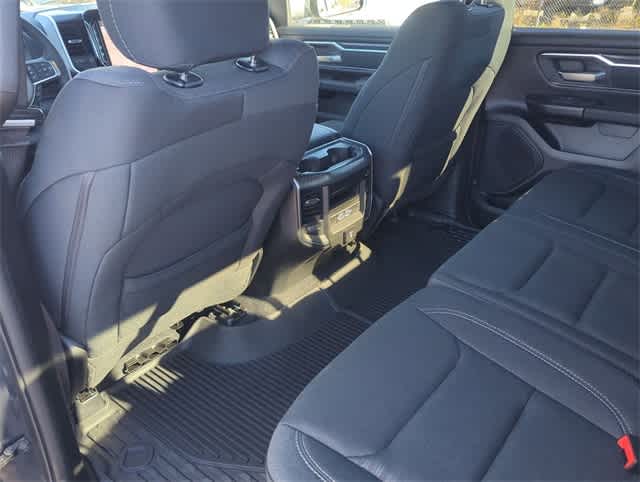 Thumbnail: 2025 RAM 1500 - 18