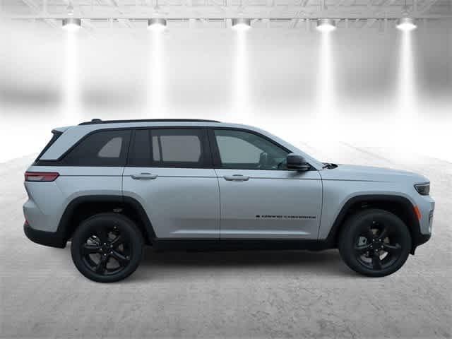 Thumbnail: 2025 Jeep Grand Cherokee - 9