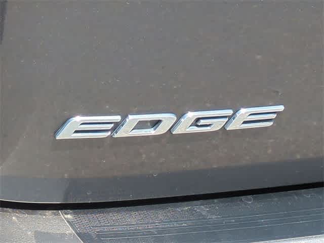 2015 Ford Edge SE 12