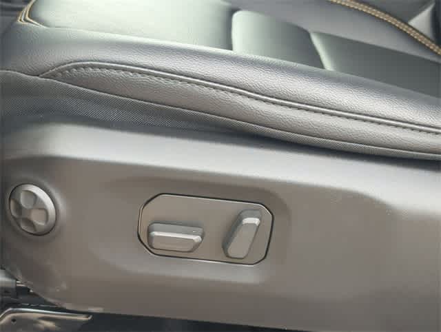 Thumbnail: 2025 Jeep Wrangler - 17