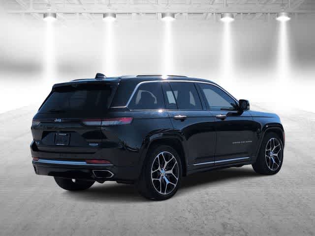Thumbnail: 2022 Jeep Grand Cherokee - 8