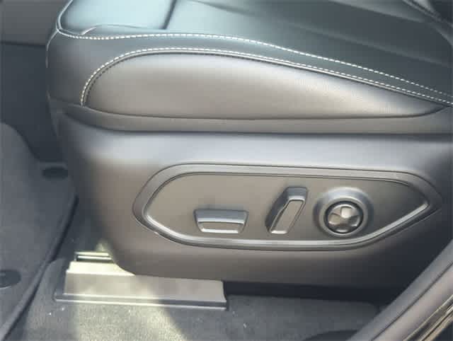 Thumbnail: 2025 Jeep Grand Cherokee - 17