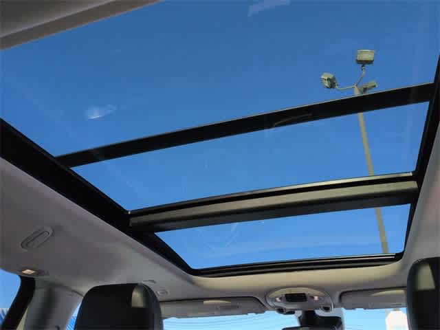 Thumbnail: 2021 Chrysler Pacifica - 24