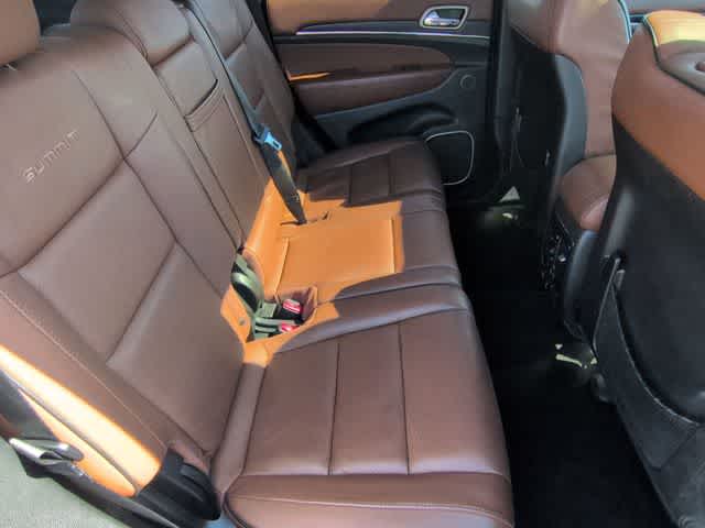 Thumbnail: 2015 Jeep Grand Cherokee - 21