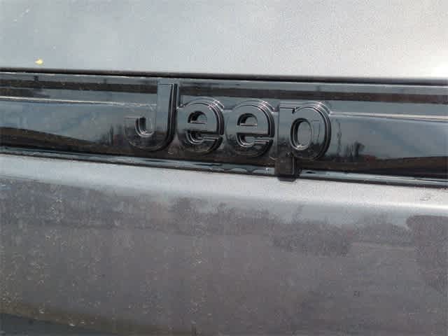 2025 Jeep Grand Cherokee Altitude 12