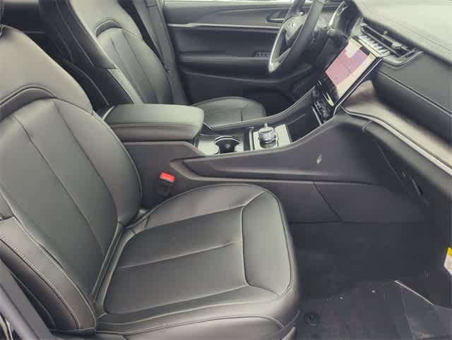 Thumbnail: 2025 Jeep Grand Cherokee - 21