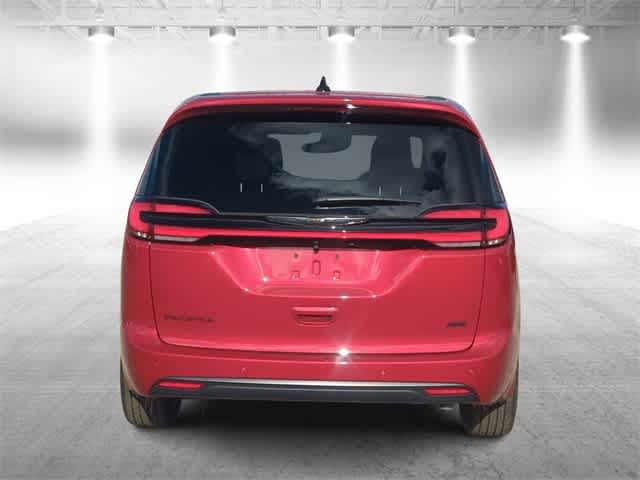 Thumbnail: 2026 Chrysler Pacifica - 7