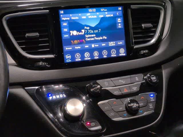 Thumbnail: 2018 Chrysler Pacifica - 29