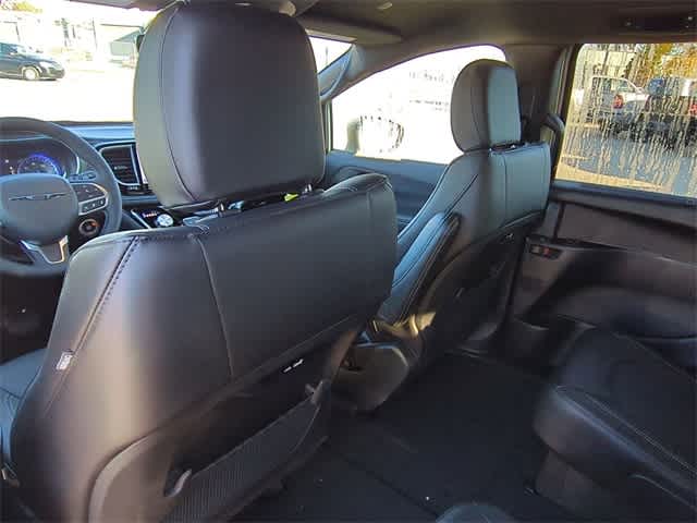 Thumbnail: 2026 Chrysler Pacifica - 19