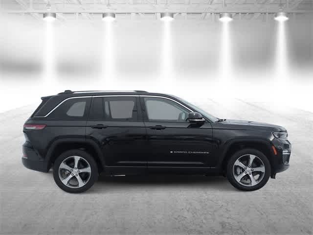Thumbnail: 2023 Jeep Grand Cherokee - 9