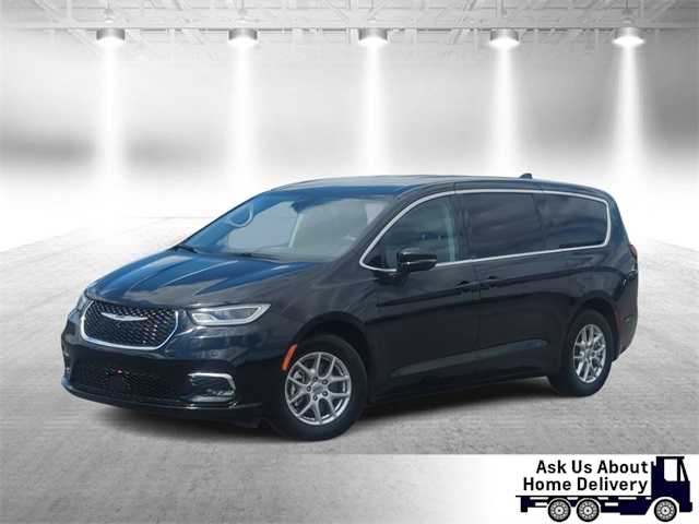 Thumbnail: 2024 Chrysler Pacifica - 1