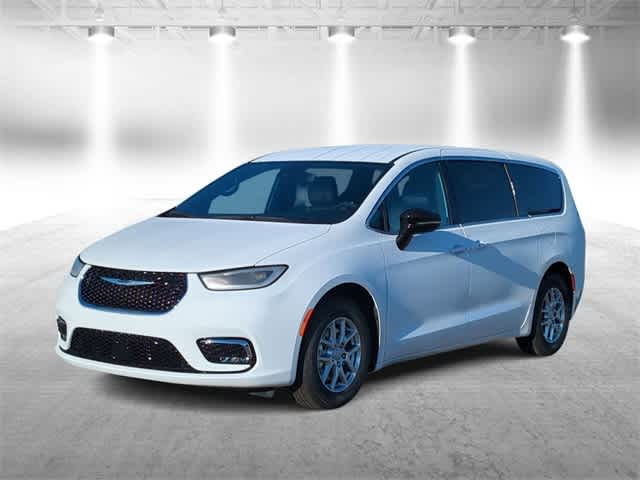 Thumbnail: 2026 Chrysler Pacifica - 4