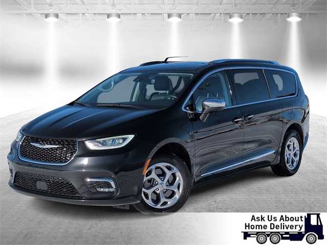 2021 Chrysler Pacifica Limited's photo