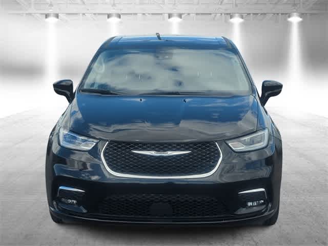 Thumbnail: 2024 Chrysler Pacifica - 3