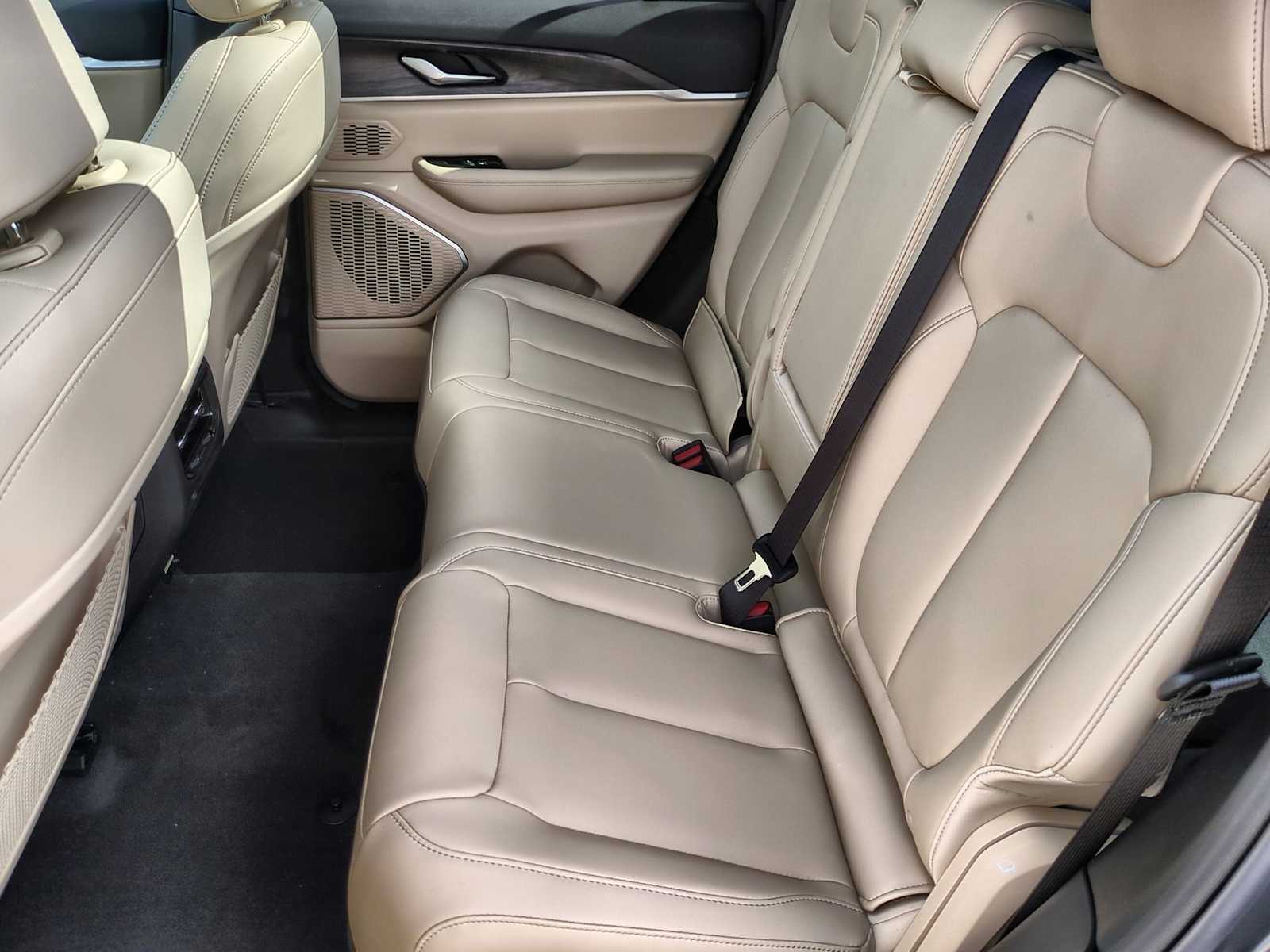 Thumbnail: 2025 Jeep Grand Cherokee - 21