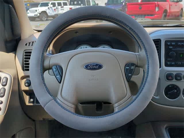 Thumbnail: 2005 Ford Escape - 24