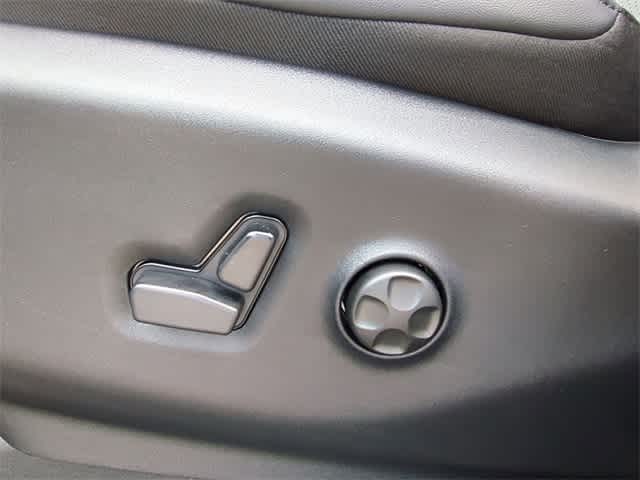 Thumbnail: 2026 Chrysler Pacifica - 18