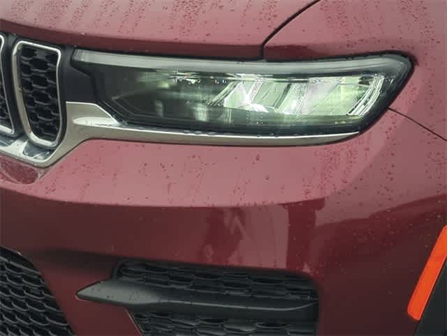 Thumbnail: 2025 Jeep Grand Cherokee - 11