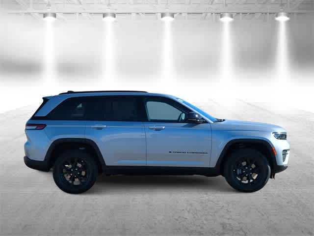 Thumbnail: 2025 Jeep Grand Cherokee - 9