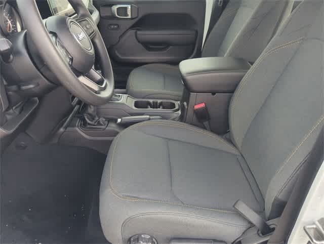 Thumbnail: 2026 Jeep Gladiator - 16