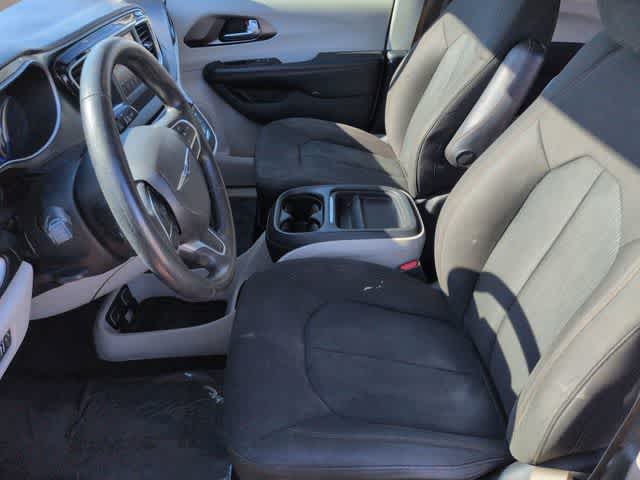 Thumbnail: 2020 Chrysler Pacifica - 16