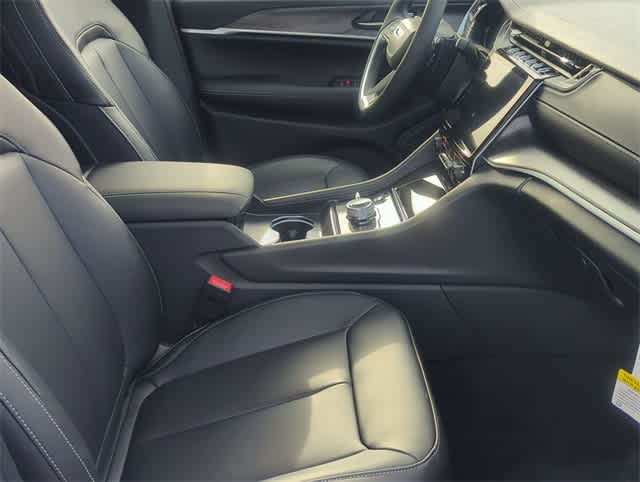 Thumbnail: 2025 Jeep Grand Cherokee - 23