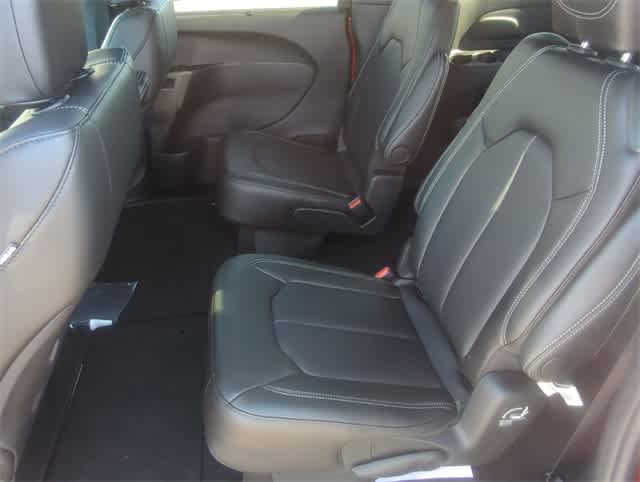 Thumbnail: 2026 Chrysler Voyager - 19