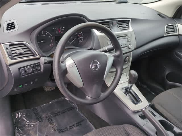 Thumbnail: 2013 Nissan Sentra - 10