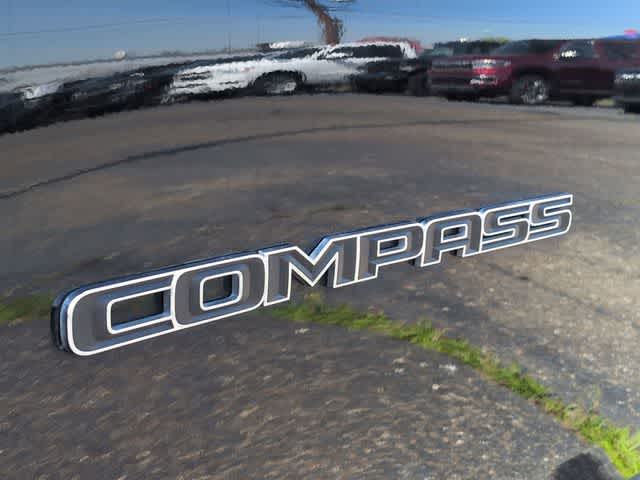 Thumbnail: 2023 Jeep Compass - 12