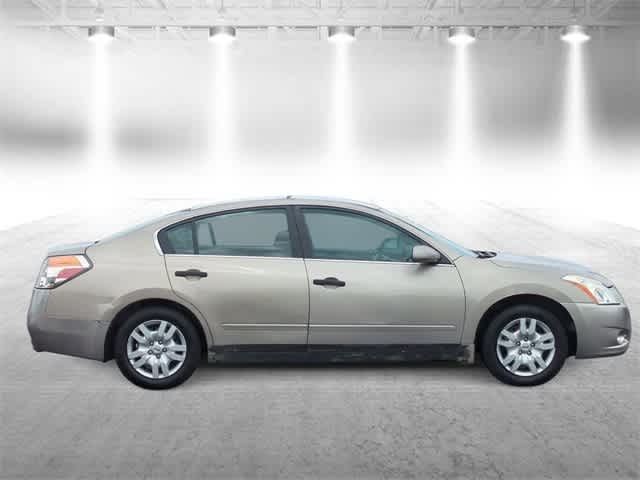 Thumbnail: 2012 Nissan Altima - 9